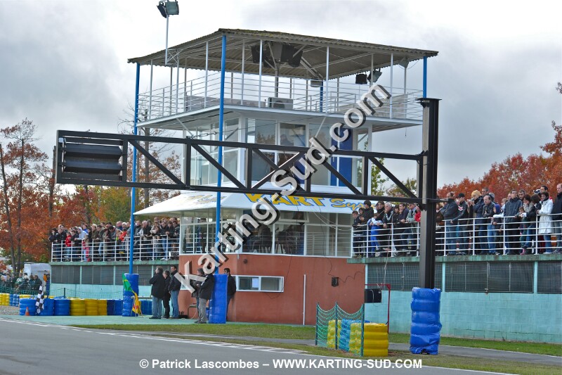 31102010-merignac-Lascombes (1047).JPG